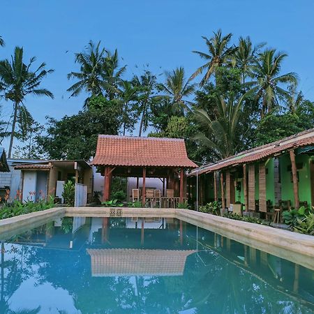 Wooden Kemiren Homestay Banyuwangi Banyuwangi  Exterior foto