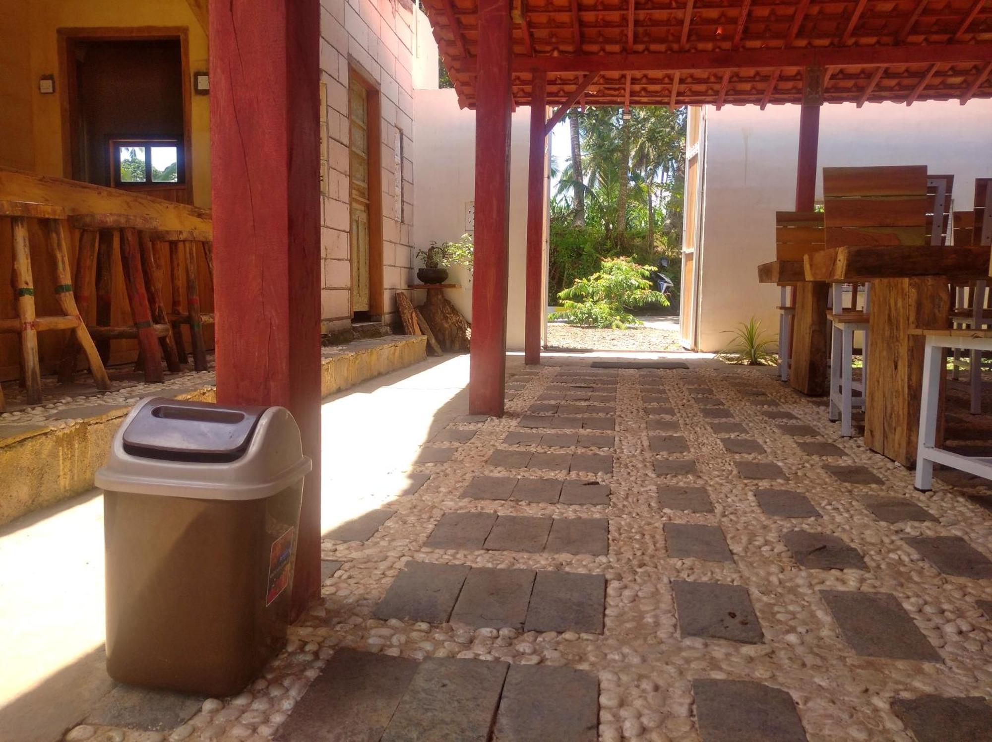 Wooden Kemiren Homestay Banyuwangi Banyuwangi  Exterior foto